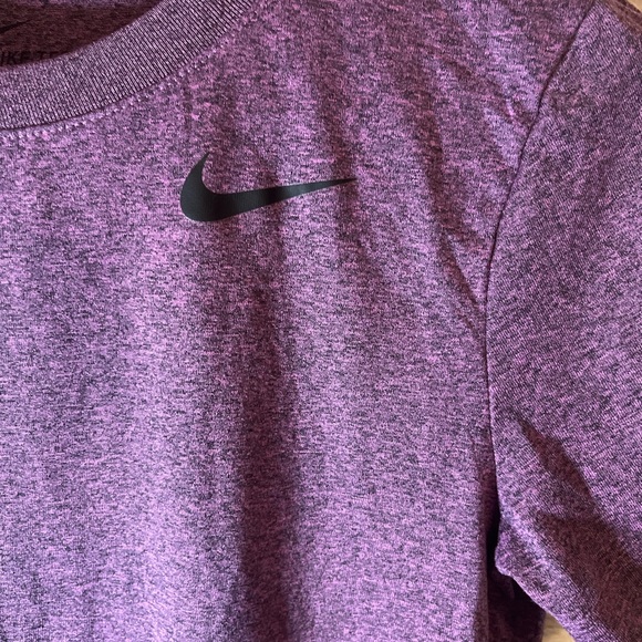 Nike drifit top size xsmall - Picture 5 of 6